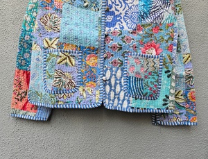 Manteau matelassé léger en coton imprimé à la main motif floral bleu, style ethnique avec boutons sur le devant pour femme – Le meilleur choix pour un look élégant - Product Image 5