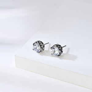 Boucles d'oreilles clous en acier inoxydable avec diamant noir serti griffe, style punk unisexe, bijoux de mode - Product Image 3