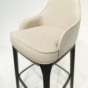 Tabourets de bar modernes <span class=keywords><strong>en</strong></span> <span class=keywords><strong>bois</strong></span> massif Vente <span class=keywords><strong>en</strong></span> gros personnalisé moderne gris <span class=keywords><strong>en</strong></span> cuir pour bar - Product Image 3