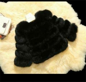 Nuovo Stile 2026 <span class=keywords><strong>Cappotto</strong></span> Invernale in Pelliccia Sintetica da Donna Giacca in Finta Pelliccia di Volpe Personalizzata Corta alla Moda - Product Image 2