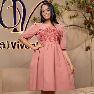 Elegante Vestido Corto de Algodón con Detalle de Bordado Floral, Ropa Casual para Mujer - Product Image 5