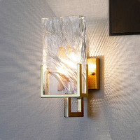Lampe murale en fer moderne à LED pour la décoration de la chambre à coucher