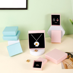 Boîte à bijoux multicolore très vendue, couvercle pour collier, boucles d'oreilles, bague, emballage cadeau - Hypoallergénique, sans nickel, certifié BSCI - Product Image 4