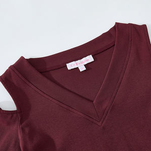 เสื้อทรงเข้ารูปพรีเมียม ผ้าฝ้าย 95% สแปนเด็กซ์ 5% ระบายอากาศดี คอวี โชว์ไหล่ สำหรับผู้หญิง ใส่เที่ยวช่วงซัมเมอร์ - Product Image 2