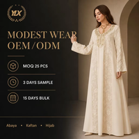 Robe longue de soirée personnalisée OEM, ivoire, avec panneaux floraux en relief et embellissement métallique au col, vente en gros directe usine