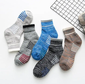 Chaussettes ras du cou à rayures mélangées pour hommes, chaussettes de course durables, chaussettes décontractées d'extérieur avec soutien de la voûte plantaire, vente en gros personnalisée OEM - Product Image 5