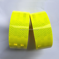 Film réfléchissant prismatique de qualité diamant, blanc, PMMA, personnalisé, auto-adhésif, ruban hautement réfléchissant en rouleau pour signalisation routière