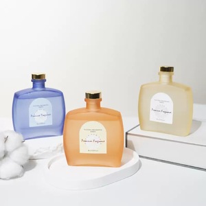 Chất lượng cao bán buôn tùy chỉnh sang trọng nước hoa nhà aromar lâu dài Chai Thủy Tinh hương thơm dầu làm mát không khí sậy khuếch tán - Product Image 1