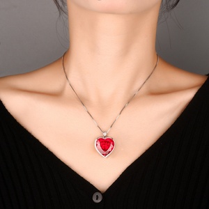 High Quality 20*20mm Heart Cut Cubic Zirconia Pendant Jewelry Trendy Bright Finish Eco-friendly Copper Large Red Heart Necklace - Product Image 5