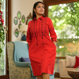 Vestido Corto de Algodón Bordado con Botones, Elegante y de Calidad Premium para Mujer - Product Image 3