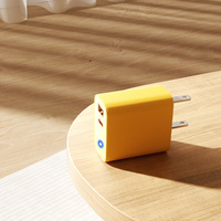 Chargeur mural double port USB-A et USB-C 20W QC3.0 avec lumière LED orange, prises US EU UK, pour appareil photo, écouteurs, montre connectée, logo personnalisable, vente en gros