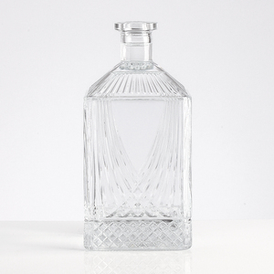 Diseño exquisito en relieve Mini whisky botella de vidrio con tapa de oro - Product Image 2