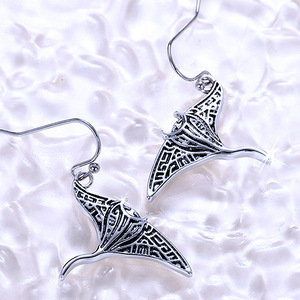 Orecchini Pendenti Vintage a Forma di Manta Ray con Texture, Gioielli di Moda con Motivo Animale per Donne - Product Image 3