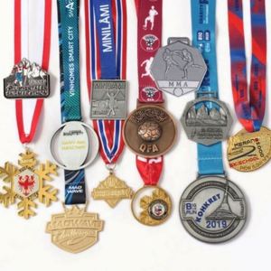 Prix d'usine, conception personnalisée, médaille de sport en alliage de zinc 3D dorée, médaille de marathon, ruban inclus - Product Image 2