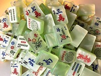 Meilleur ensemble de mahjong américain de luxe NOIGA pour 4 joueurs, design moderne en acrylique vert, portable, durable, écologique, résistant à l'eau, 1-3 kg