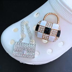 Boucles <span class=keywords><strong>de</strong></span> sac et <span class=keywords><strong>de</strong></span> chaussures en métal <span class=keywords><strong>de</strong></span> luxe pour femme, amovibles, à personnaliser, bijoux en strass, breloques <span class=keywords><strong>de</strong></span> marque <span class=keywords><strong>de</strong></span> créateur en métal, cadeau pour femme - Product Image 4