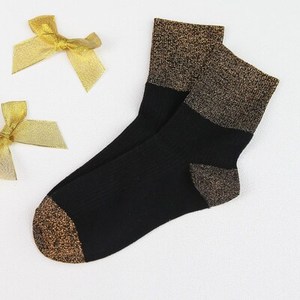 <span class=keywords><strong>Chaussettes</strong></span> mi-mollet respirantes et tendance pour femmes, en coton avec fils dorés et argentés, pour printemps et automne, <span class=keywords><strong>chaussettes</strong></span> à fils brillants effet oignon argenté - Product Image 4