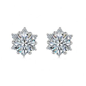 Boucles d'oreilles clous flocon de neige Dylam en argent S925 avec moissanite 4,36 ct D VVS1, collection hiver pour femme - Product Image 1