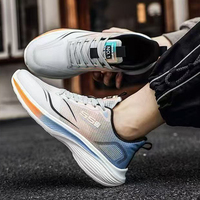 Chaussures de course légères pour hommes, respirantes, avec empeigne en mesh, semelle amortissante, lacets, pour le jogging, l'entraînement, la marche quotidienne, le sport