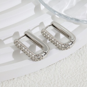 Pendientes de Mujer con Zirconia en Forma de U, Chapados en Oro de 18K, Acero Inoxidable, Hebilla Rectangular, Estilo Moderno y Lujoso para Fiesta - Product Image 2