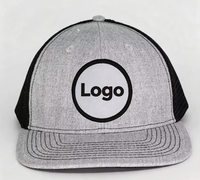 Heather grijze zwarte mesh trucker cap met sport hockey logo, platte klep, snapback pet, Argyle fruitpatroon, gangbare stof