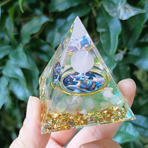 คริสตัลเพิร์พล ไพราไมด์ เรซิ่นอีพ็อกซี่ งานฝีมือ 5 ซม. รูปแมวตาแมวสีรุ้ง จิ้งจอกเก้าหาง ของตกแต่งโต๊ะทำงาน ของตกแต่งสัตว์เลี้ยง ของขวัญ - Product Image 2