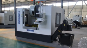 Centro de Mecanizado VMC1160 con Control FANUC, Fresadora Vertical para Metal, Cargador de Herramientas de 24 Brazos, Fresadora de 3 Ejes VMC1160 5 Ejes - Product Image 3