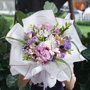 Papel Mate Coreano Personalizado por el Fabricante para Flores, Película de Gelatina Impermeable con Borde Dorado de Resina, Papel para Envoltura de Regalos Florales al por Mayor - Product Image 4