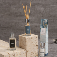 Diffuseur d'arômes sans flamme en verre 30 ml avec 5 bâtonnets diffuseurs et concentration à 8 % pour la maison et l'hôtel