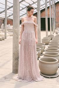 ชุดเดรสของผู้หญิงหรูหราแบรนด์หรูชุดเดรสแต่งระบายผ้าตาข่ายแบบเปิดไหล่เสื้อผ้าแฟชั่นของผู้หญิง - Product Image 3