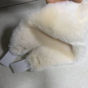 Chaussons d'hiver unisexes en peau de mouton doublée de fourrure, chauds et confortables pour la maison, avec logo personnalisé - Product Image 2