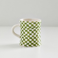 Mug en céramique à motif damier créatif vert et blanc, tasse à café géométrique pour la maison, le bureau ou comme cadeau