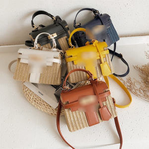 Nuevo y elegante bolso de mimbre hecho a mano para mujer, venta al por mayor, Mini bolso cuadrado tejido de hierba a la moda, bolsos de hombro de lujo - Product Image 1