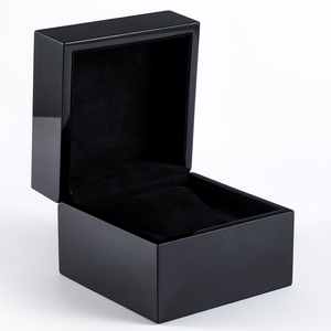 תיבת שעון עץ לוגו מותאם אישית שחור קטיפה הפנים תיק עור מרובע מרובע מפואר תיבת אריזת שעונים - Product Image 4