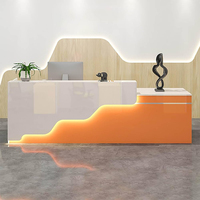 Comptoir de réception en marbre de luxe incurvé, design haut de gamme, mobilier de bureau, table de caisse personnalisée pour boutique, best-seller