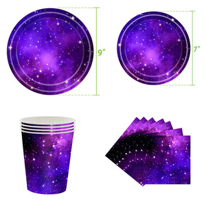 Assiettes, gobelets et serviettes en papier sur le thème du ciel étoilé, 9,7 pouces, imprimé galaxie violette, vaisselle de fête, décorations pour le Nouvel An et la Saint-Valentin - Product Image 1