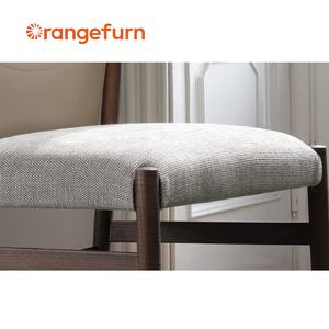 Chaises de salle à manger spacieuses et confortables chaise de salle à manger nordique en bois massif chaise de salle à manger en gros - Product Image 2