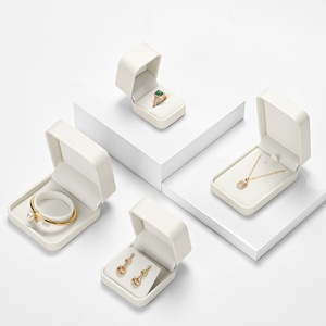 FANXI H160 Caja de Joyería de Piel Sintética/terciopelo Beige con Logotipo Personalizado, Caja para Anillos, Pendientes, Collares, Embalaje para Joyería - Product Image 4