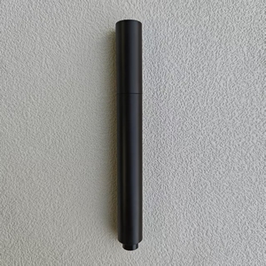 Sérum Repulpant Instantané pour les Lèvres – Gloss Hydratant Fixateur d'Hydratation – Brillance Douce – Soin Volumisant Personnalisable avec Logo - Product Image 3