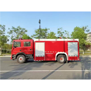 Camión Cisterna de Agua Dongfeng de 8 Toneladas, Capacidad de 7-10L, 150-250HP, Emisión Euro 3, Tracción 4X2, Usado para Rescate de Emergencia - Product Image 1