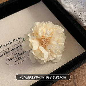 Pinza de pelo de flores de simulación al por mayor, horquilla de flores de tela de color sólido, accesorios para el cabello de vacaciones junto al mar para niñas - Product Image 6