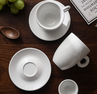 Ensemble tasse et soucoupe en porcelaine fine blanche INS avec poignée donut, écologique, sans BPA, durable, pour expresso, cappuccino, hôtel, café