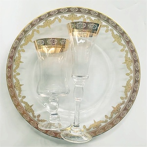 Boda, fiesta elegante borde <span class=keywords><strong>de</strong></span> oro copas <span class=keywords><strong>de</strong></span> vino <span class=keywords><strong>y</strong></span> plato - Product Image 1