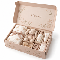 Boîte cadeau personnalisée pour bébé, emballage en papier rigide de luxe avec compartiments pour chaussettes, hochet en bois, livre pour bébé, ensembles de souvenirs pour nouveau-nés