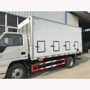 Véhicule de transport de volaille d'utilisation de ferme de bétail de JMC <span class=keywords><strong>5T</strong></span> <span class=keywords><strong>camion</strong></span> de transport de poulet de 4.2m en vente - Product Image 4