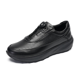 Chaussures bateau pour hommes en cuir véritable, bout rond, respirantes, semelle intermédiaire en EVA, semelle extérieure en caoutchouc, toutes saisons, couleur unie - Product Image 4
