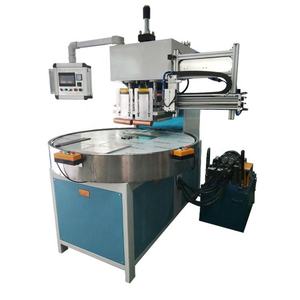 Machine de gaufrage hydraulique pour la découpe et le soudage à haute fréquence de revêtements en mousse souple, caoutchouc, PVC/TPU/PU, cuir de ballon de football et cuir de ballon de sport - Product Image 1