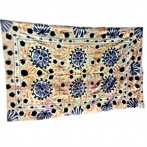 Cubrecama Suzani Kantha Vintage, Bordado a Mano, Estilo Bohemio, No Tejido, 100% Algodón, para Sofá - Product Image 1