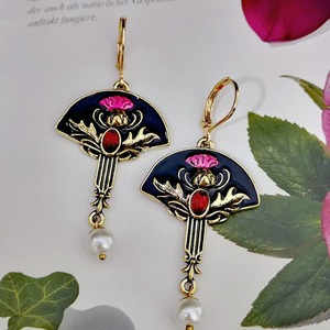 Orecchini con fiori viola per donna, stile botanico, accessori per l'orecchio da indossare tutti i giorni - Product Image 1