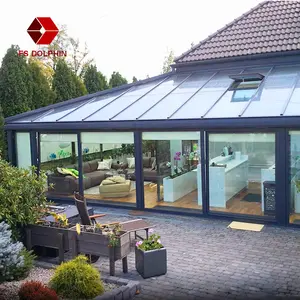 Villa de luxe en acier et aluminium, maison de soleil, en verre, maison de jardin nordique